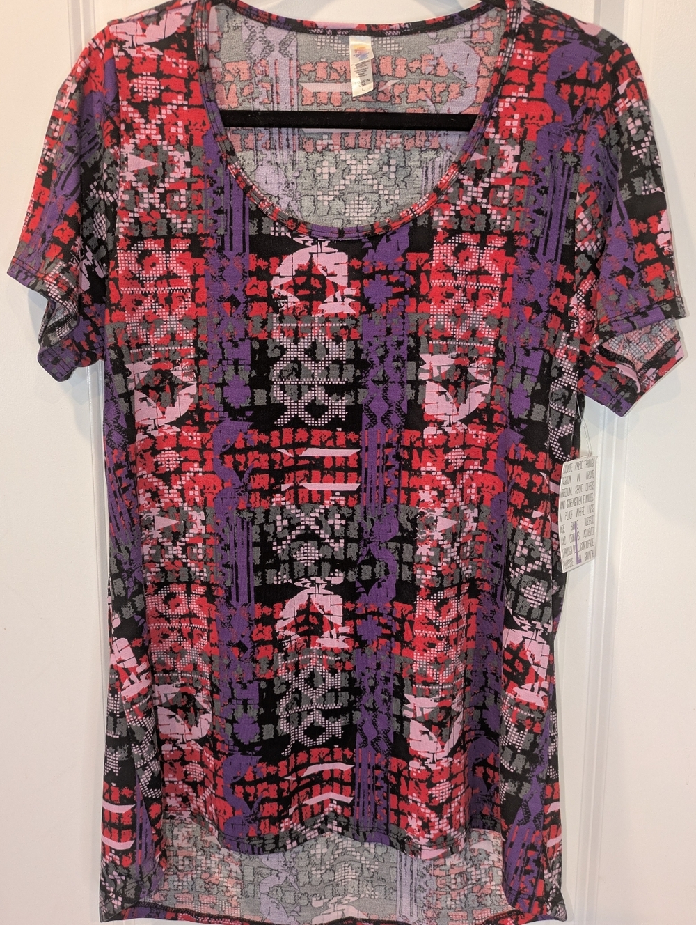 NWT LuLaRoe Classic Tee Size L Red Purple Abstract Print Short Sleeve Top